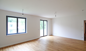 Geräumiges Wohnzimmer