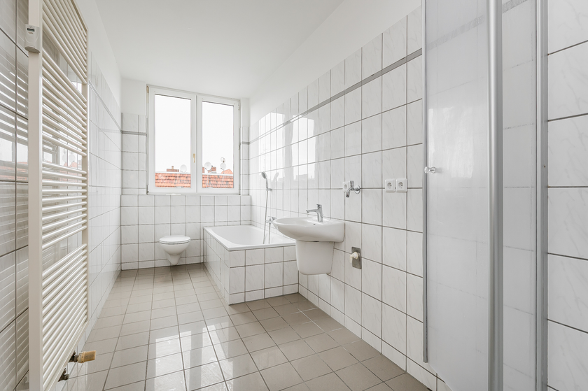 Tageslichtbad m. Wanne+Dusche